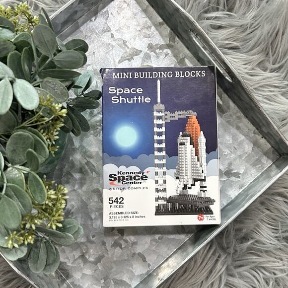 KSC‎ Kennedy Space Center Space Shuttle Mini-Sized Building Blocks (parts**) - Picture 3 of 4